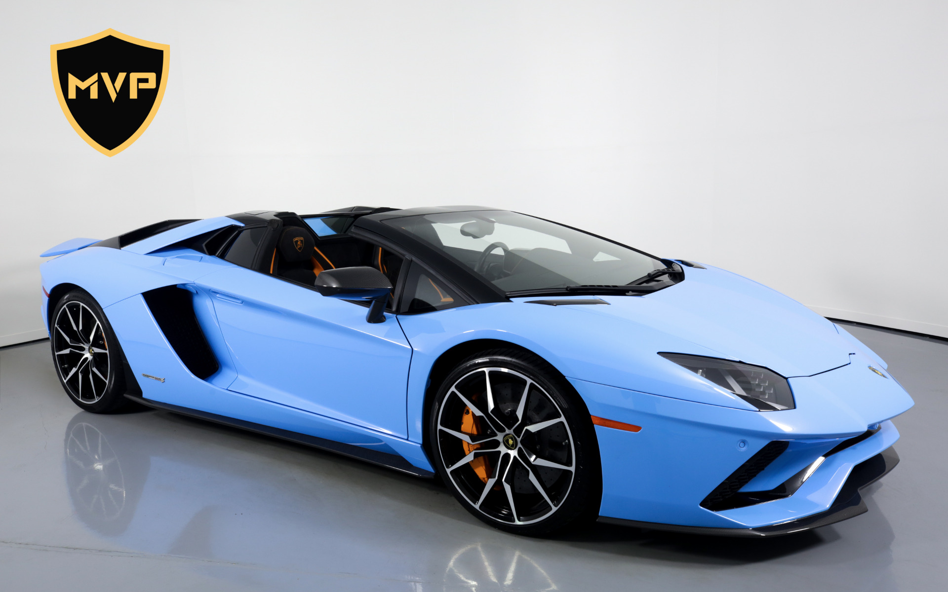 2023 LAMBORGHINI AVENTADOR