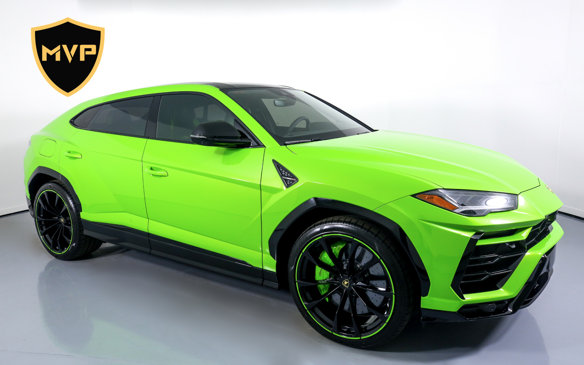 2024 LAMBORGHINI URUS S